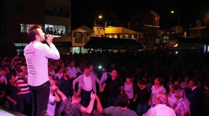 Kemalpaşalılar İl&ccedil;e Olma Sevincini Tulum Ve Kemen&ccedil;eyle Kutladı