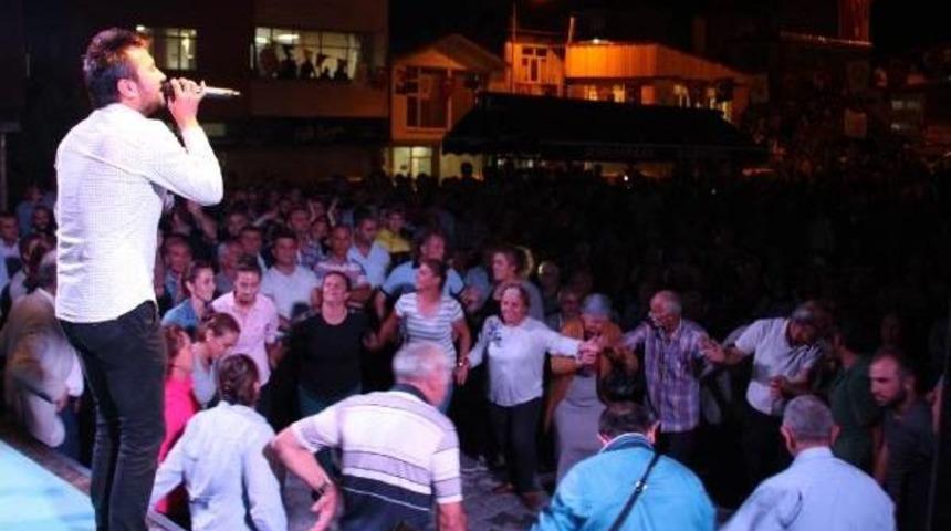 Kemalpaşa'da Il&ccedil;e Kararı Sevin&ccedil;le Karşılandı (2)