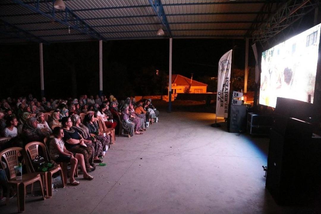 Efeler Belediyesi A&ccedil;ık Hava Sinema G&uuml;nleri Başlattı