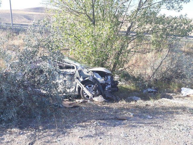 Başkent’te Kontrolden Çıkan Otomobil Şarampole Yuvarlandı: 1 Ölü, 3 Yaralı