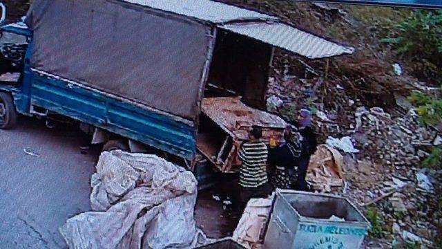 (&ouml;zel Haber) Sanayi Esnafını Bezdiren Kadın Hırsızlar Kamerada 1