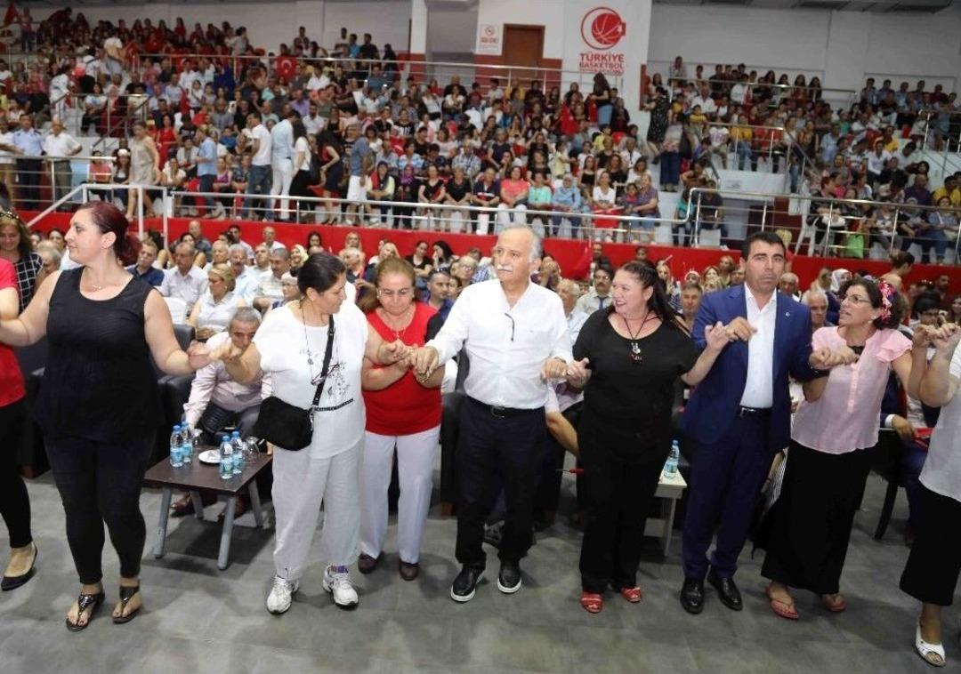 Bayraklı&rsquo;da Coşkulu Bayramlaşma