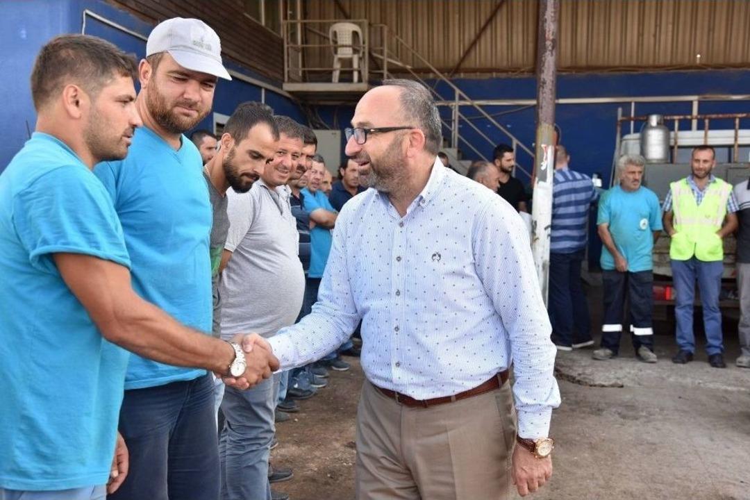 Başkan &Uuml;z&uuml;lmez, Personeliyle Bayramlaştı