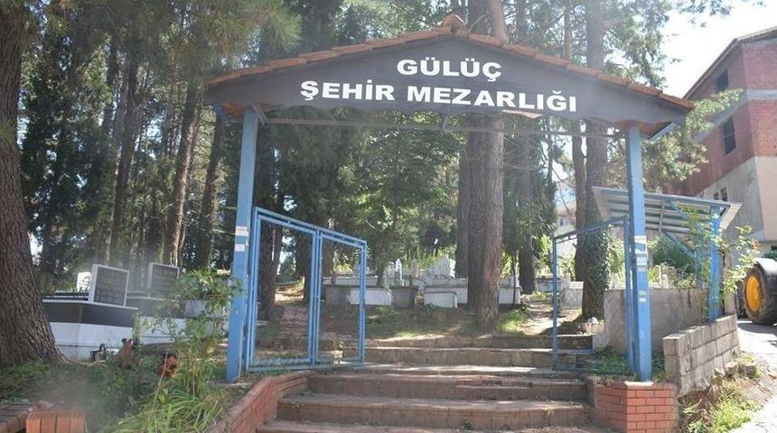 G&uuml;l&uuml;&ccedil; Belde Mezarlığı Bayrama Hazır