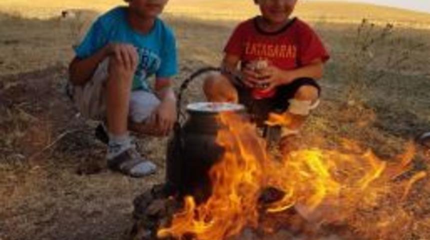 Tutak&rsquo;ta &Ccedil;ocukların &Ccedil;ay Keyfi