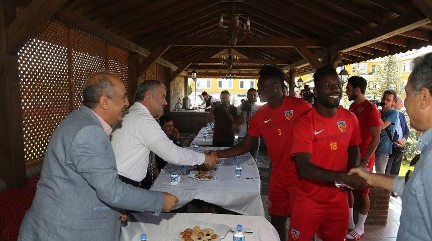Vali Kam&ccedil;ı Ve Başkan &Ccedil;elik Ve Kayserispor Tesislerinde