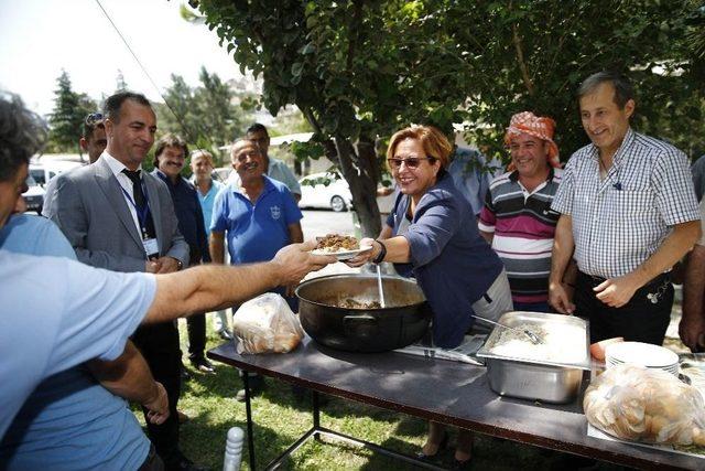 İzmir&rsquo;deki Belediye Başkanları Personelleriyle Bayramlaştı 1