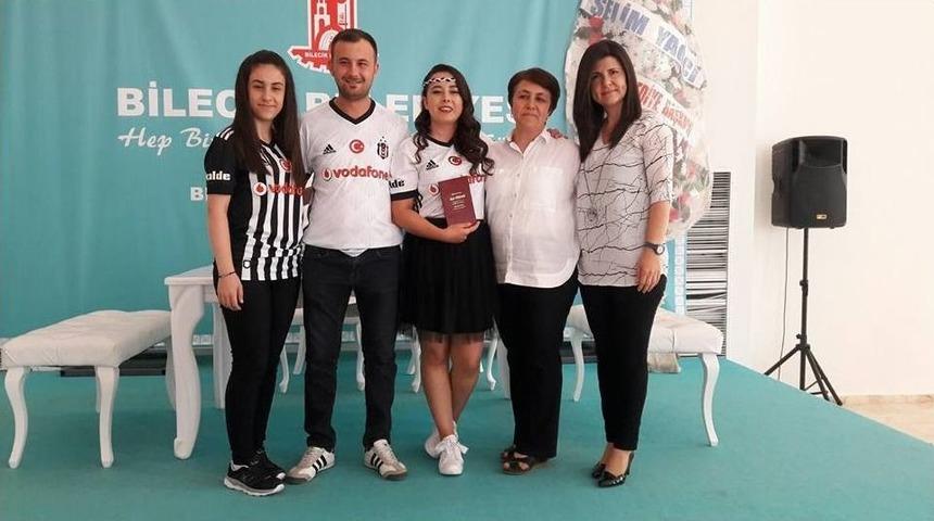 Beşiktaş Aşkı Nikah T&ouml;renlerine Yansıdı