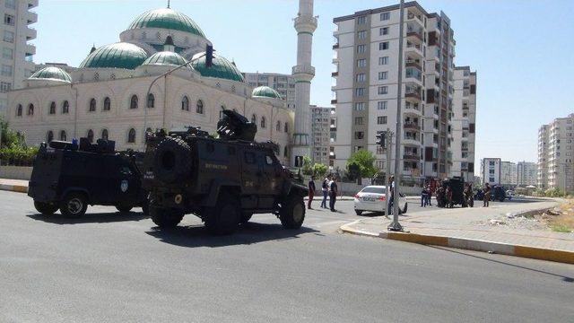 Uygulamaya Takılan Şahıs Başına Dayadığı Silahla Polise Direndi