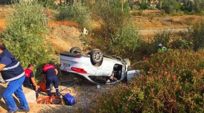 Bayram Tatili Yolunda Kaza; 4 Yaralı