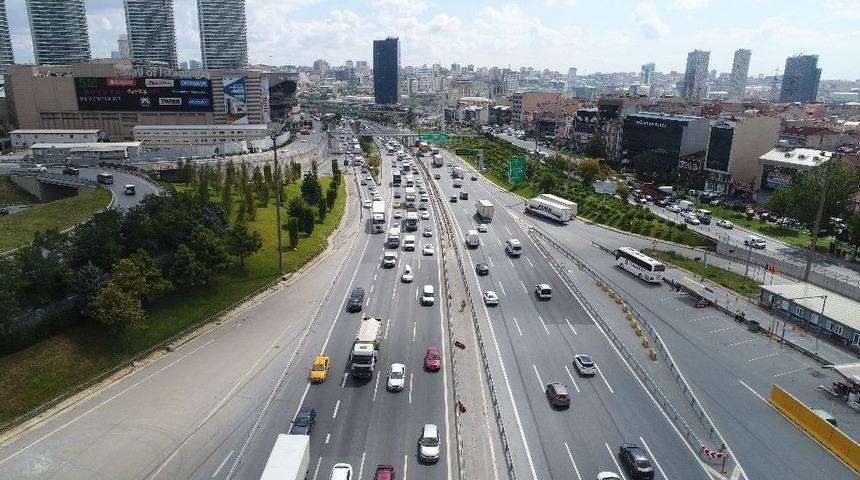 Mahmutbey’de Trafiğin Son Durumu Havadan Görüntülendi