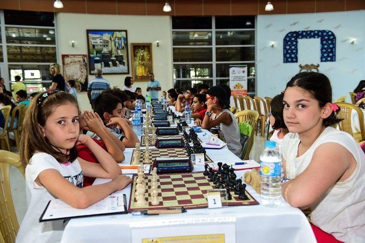 Uluslararası Altın Kayısı Satranç Turnuvası Başladı G5