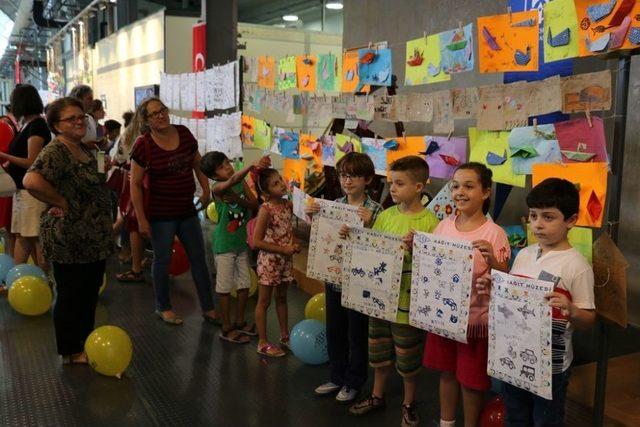 Kağıt Sanatları Akademisi’ni Tamamlayan Öğrencilere Sertifika Verildi