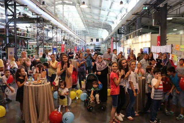 Kağıt Sanatları Akademisi’ni Tamamlayan Öğrencilere Sertifika Verildi