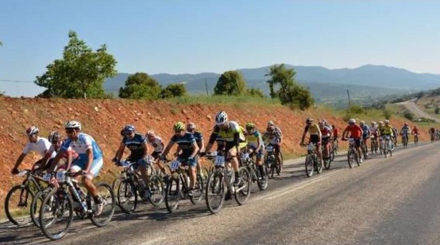 &Ccedil;ameli'de Dağ Bisikleti Maratonu&nbsp;