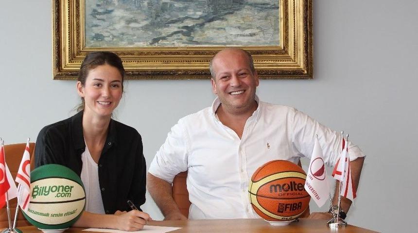 Yakın Doğu, Olcay &Ccedil;akır İle S&ouml;zleşmesini Yeniledi