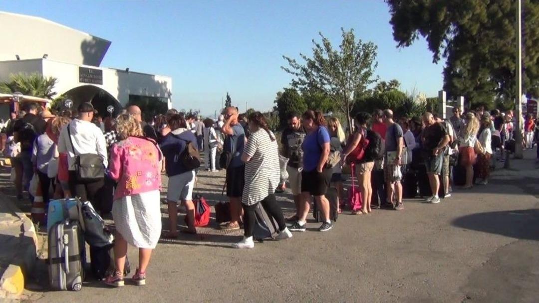 Yunanistan&rsquo;ın Midilli Adası&rsquo;nda Bayram Yoğunluğu Başladı