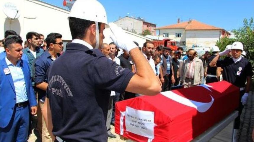 Polis Memuru Ko&ccedil;ak Son Yolculuğuna Uğurlandı