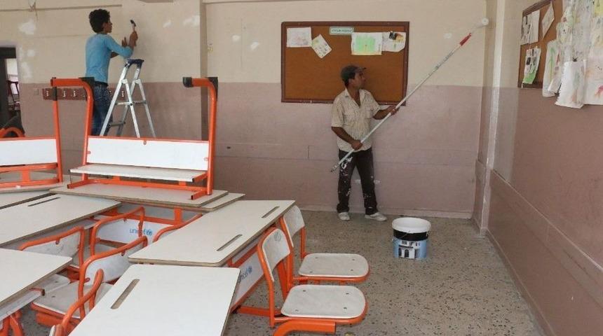 Ak&ccedil;akale Belediyesi Okulları Yeni Eğitim Yılına Hazırlıyor