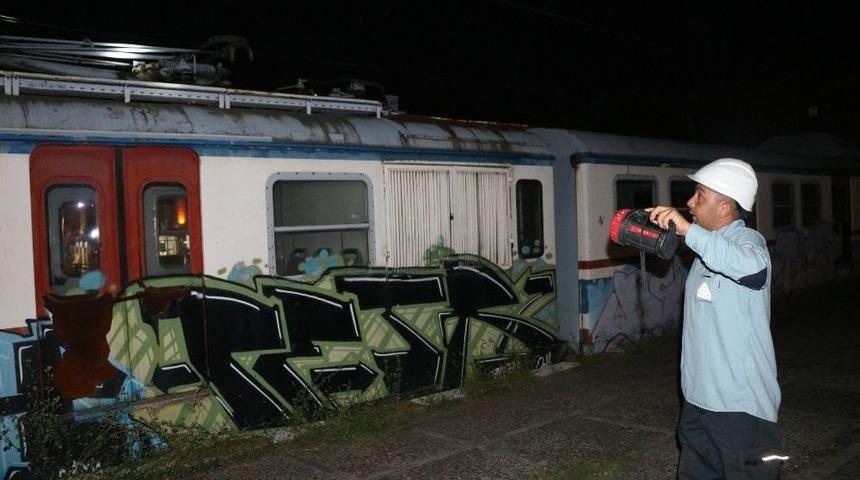 Vagon &Uuml;zerinde &Ouml;z&ccedil;ekim, Genci Canından Etti