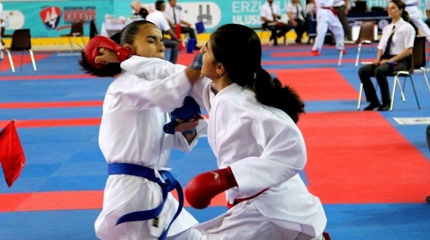 Erzurum’da Uluslararası Palandöken Karate Turnuvası Heyecanı Devam Ediyor
