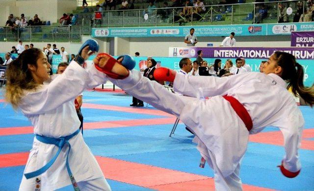 Erzurum’da Uluslararası Palandöken Karate Turnuvası Heyecanı Devam Ediyor