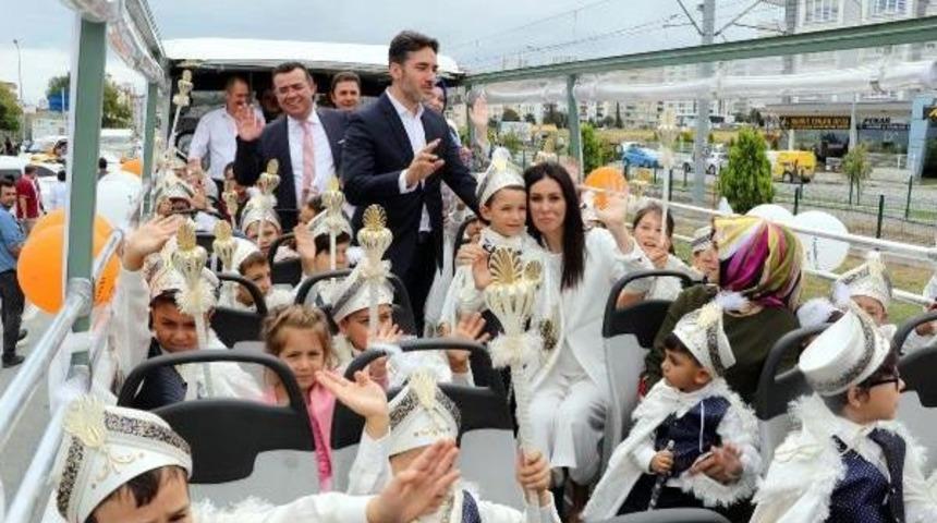 Ak Partili Karaaslan'ın Oğlu, Belediyenin Toplu S&uuml;nnet Ş&ouml;leniyle Erkekliğe Ilk Adımı Attı