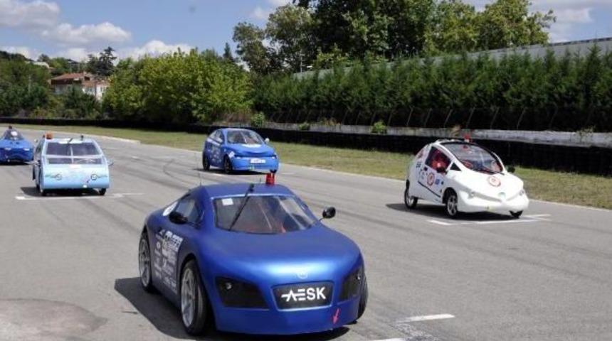 &Uuml;niversite &Ouml;ğrencilerinin Tasarladığı Ara&ccedil;lar Yarıştı