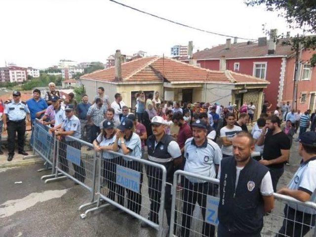 Bakanın Katılacağı Tören Öncesi Protesto