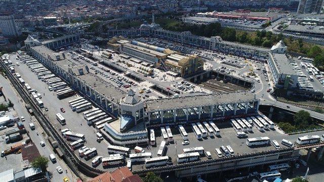 İstanbul’da Otogardaki Otobüs Kuyruğu Havadan Görüntülendi