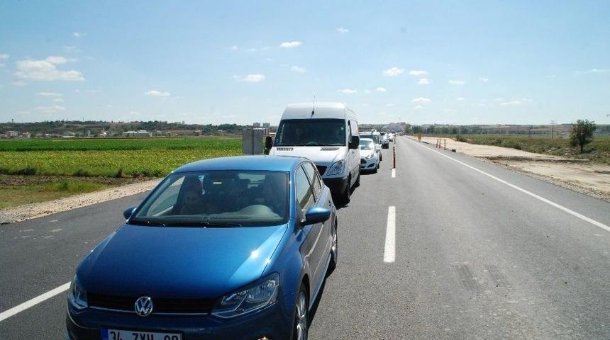 İpsala Gümrük Kapısı’nda 8 Kilometrelik Kuyruk Oluştu