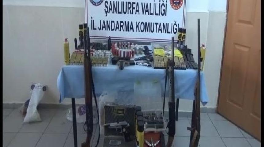 Birecik'te &Ccedil;ok Sayıda Silah Ve M&uuml;himmat Ele Ge&ccedil;irildi