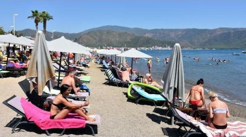 Tatilciler, Marmaris Sahillerini Doldurdu