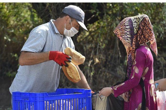 Büyükşehirden İhtiyaç Sahibi Ailelere Her Gün 75 Bin Ekmek