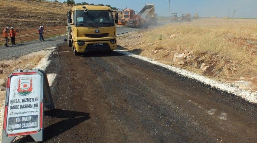 Engelli &Ccedil;ocukları Olan Ailenin Yolu Asfaltlandı