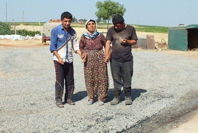 Engelli Çocukları Olan Ailenin Yolu Asfaltlandı