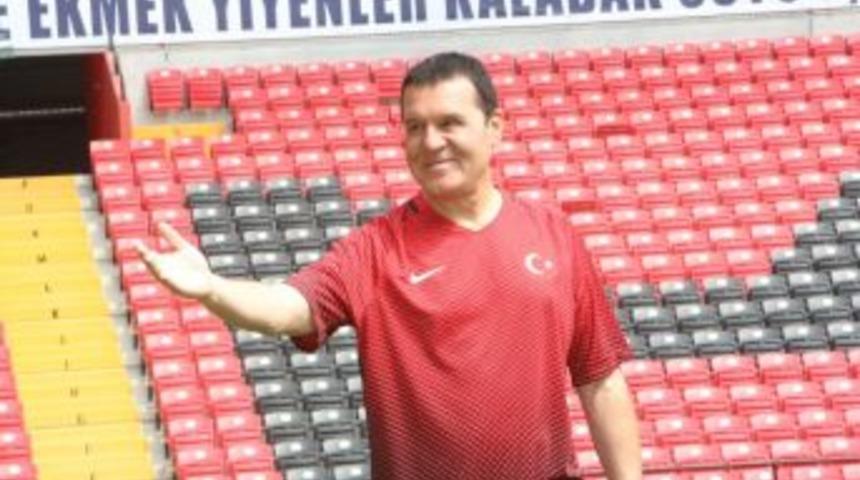 Eskişehirli Sanat&ccedil;ı K&ouml;rler&rsquo;den Milli Takım İ&ccedil;in &Ouml;zel Beste