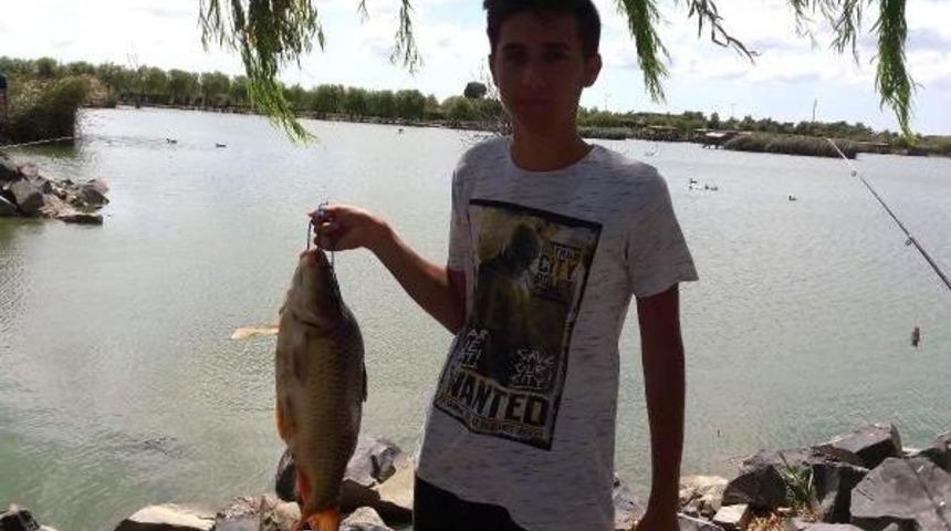 3 Kilo 660 Gramlık Sazan Tutup, Birinci Oldu