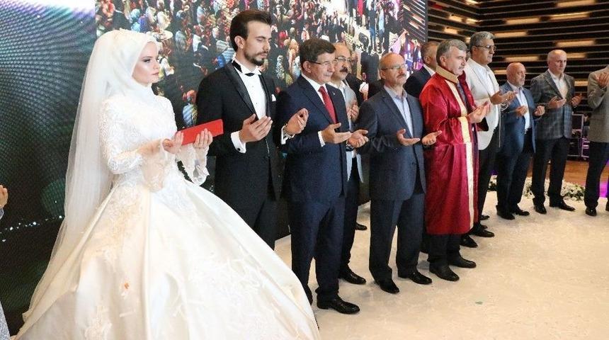 Başkan Aky&uuml;rek Oğlunu Evlendirdi