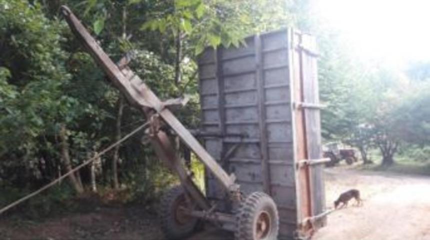 Trakt&ouml;rden Ayrılan R&ouml;mork Devrildi: 9 Yaralı