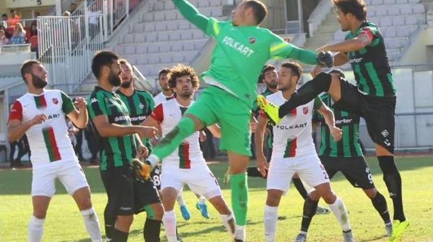 Sakaryaspor-Karşıyaka: 0-0