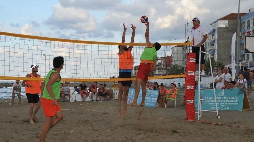 Yakakent&rsquo;te Plaj Voleybolu Turnuvası