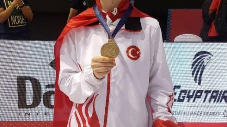 Huriye Nur Ergin, D&uuml;nya Şampiyonu Oldu