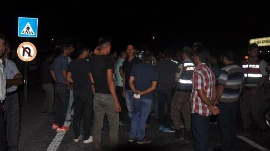 Karayolunu 2 Saat Trafiğe Kapattılar