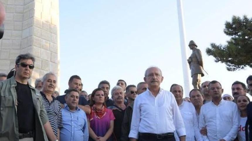 Kılı&ccedil;daroğlu, 57'nci Alay'a Saygı Y&uuml;r&uuml;y&uuml;ş&uuml;'ne Katıldı (1)