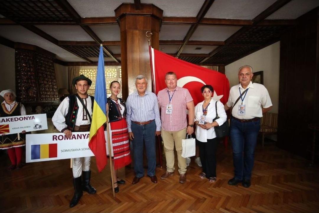 Başkan Karaosmanoğlu: &ldquo;d&uuml;nya Barışını Hep Beraber Sağlayacağız&rdquo;