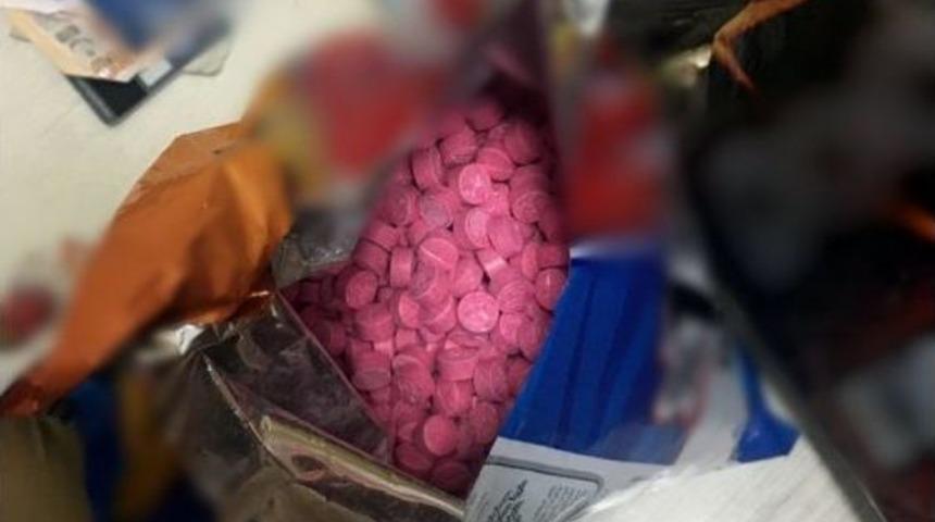 Elindeki Cips Paketinden 2 Bin 800 Uyuşturucu Hap &Ccedil;ıktı