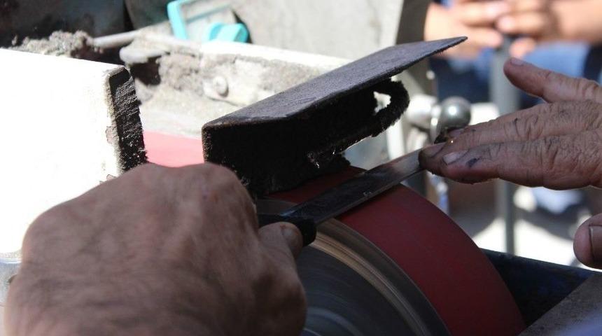 Kırşehir&rsquo;de Kurban Bayramı Bı&ccedil;ak&ccedil;ılarda Yoğunluk Yaşanıyor