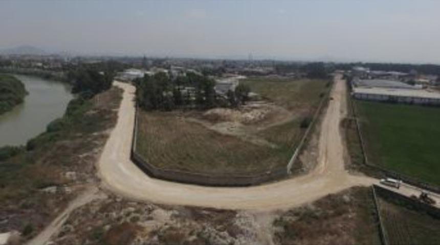 B&uuml;y&uuml;kşehir, Ceyhan&rsquo;da Dr. Mahir Alp Boydak Bulvarı&rsquo;nı Yeniliyor