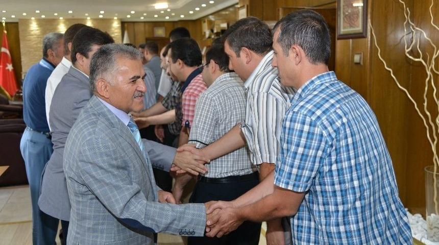 Belediye İş&ccedil;ileri Bayram &Ouml;ncesinde Maaşları İle Birlikte 3. D&ouml;nem İkramiyelerini De Aldı